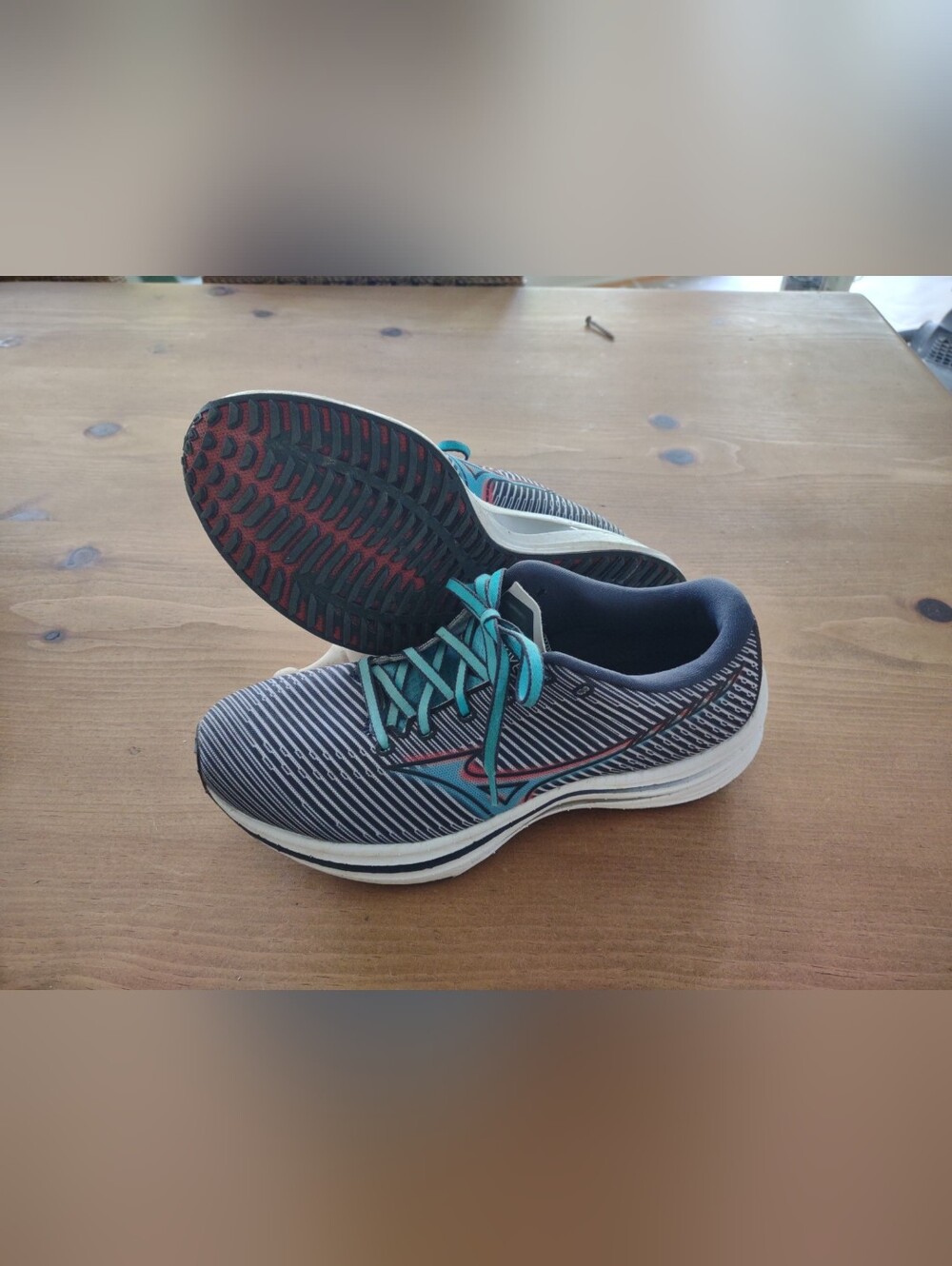 Mizuno Woman’s Wave Rebellion Running Shoes Size US 9 Excellent!